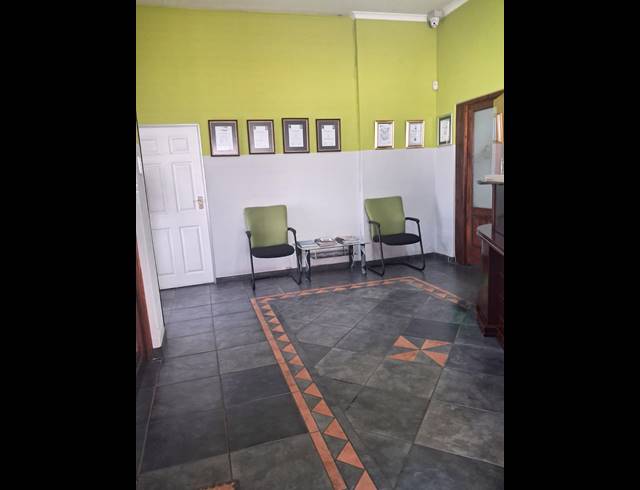363M² OFFICE FOR SALE IN VEREENIGING CENTRAL